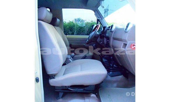 Buy Import Toyota Land Cruiser Beige Car in Import - Dubai in Akmecet Buy Import Toyota Land Cruiser Beige Car in Import - Dubai in Akmecet