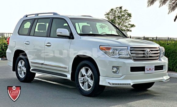 Buy Import Toyota Land Cruiser White Car in Import - Dubai in Akmecet Buy Import Toyota Land Cruiser White Car in Import - Dubai in Akmecet