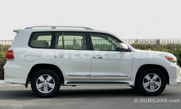 Buy Import Toyota Land Cruiser White Car in Import - Dubai in Akmecet Buy Import Toyota Land Cruiser White Car in Import - Dubai in Akmecet