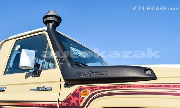 Buy Import Toyota Land Cruiser Beige Car in Import - Dubai in Akmecet Buy Import Toyota Land Cruiser Beige Car in Import - Dubai in Akmecet