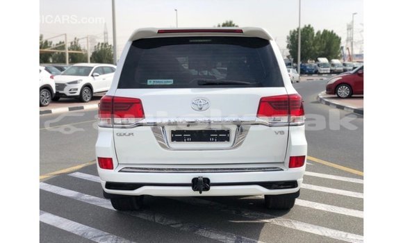 Buy Import Toyota Land Cruiser White Car in Import - Dubai in Akmecet Buy Import Toyota Land Cruiser White Car in Import - Dubai in Akmecet