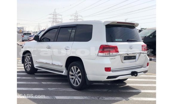 Buy Import Toyota Land Cruiser White Car in Import - Dubai in Akmecet Buy Import Toyota Land Cruiser White Car in Import - Dubai in Akmecet