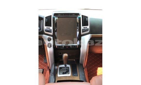 Buy Import Toyota Land Cruiser White Car in Import - Dubai in Akmecet Buy Import Toyota Land Cruiser White Car in Import - Dubai in Akmecet