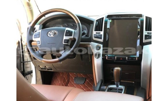 Buy Import Toyota Land Cruiser White Car in Import - Dubai in Akmecet Buy Import Toyota Land Cruiser White Car in Import - Dubai in Akmecet