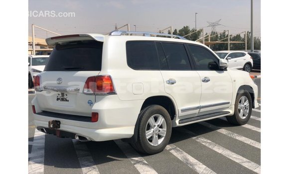 Buy Import Toyota Land Cruiser White Car in Import - Dubai in Akmecet Buy Import Toyota Land Cruiser White Car in Import - Dubai in Akmecet