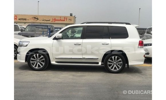 Buy Import Toyota Land Cruiser White Car in Import - Dubai in Akmecet Buy Import Toyota Land Cruiser White Car in Import - Dubai in Akmecet