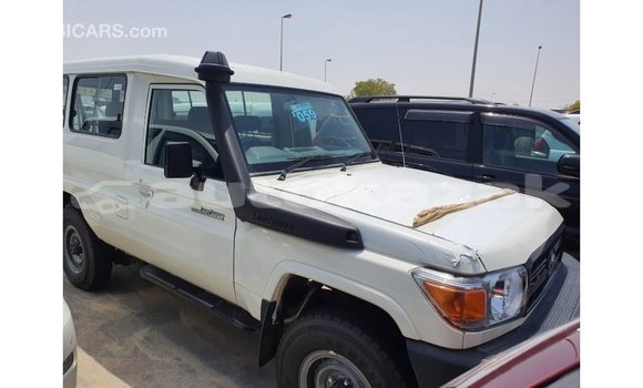 Buy Import Toyota Land Cruiser White Car in Import - Dubai in Akmecet Buy Import Toyota Land Cruiser White Car in Import - Dubai in Akmecet