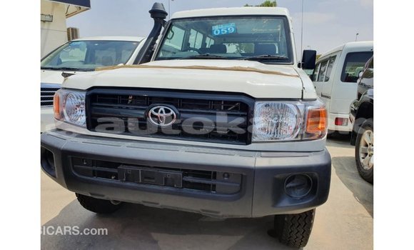 Buy Import Toyota Land Cruiser White Car in Import - Dubai in Akmecet Buy Import Toyota Land Cruiser White Car in Import - Dubai in Akmecet