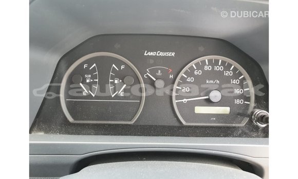 Buy Import Toyota Land Cruiser White Car in Import - Dubai in Akmecet Buy Import Toyota Land Cruiser White Car in Import - Dubai in Akmecet