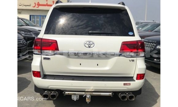 Buy Import Toyota Land Cruiser White Car in Import - Dubai in Akmecet Buy Import Toyota Land Cruiser White Car in Import - Dubai in Akmecet