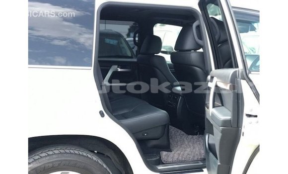 Buy Import Toyota Land Cruiser White Car in Import - Dubai in Akmecet Buy Import Toyota Land Cruiser White Car in Import - Dubai in Akmecet