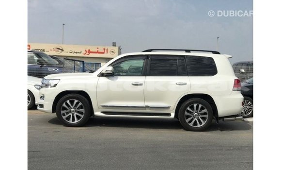 Buy Import Toyota Land Cruiser White Car in Import - Dubai in Akmecet Buy Import Toyota Land Cruiser White Car in Import - Dubai in Akmecet