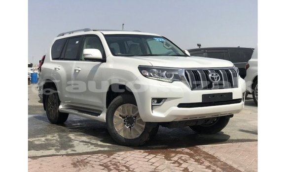 Buy Import Toyota Prado White Car in Import - Dubai in Akmecet
