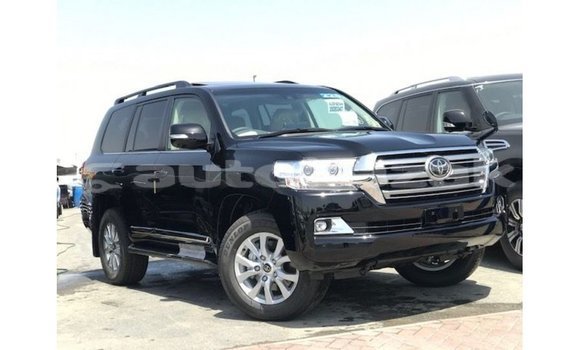 Buy Import Toyota Land Cruiser Black Car in Import - Dubai in Akmecet