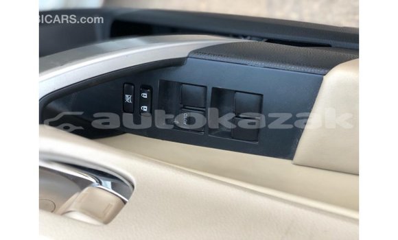 Buy Import Toyota Corolla White Car in Import - Dubai in Akmecet Buy Import Toyota Corolla White Car in Import - Dubai in Akmecet