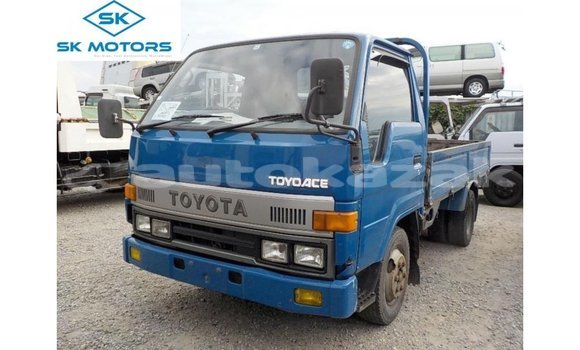 Buy Import Toyota Dyna Blue Car in Import - Dubai in Akmecet