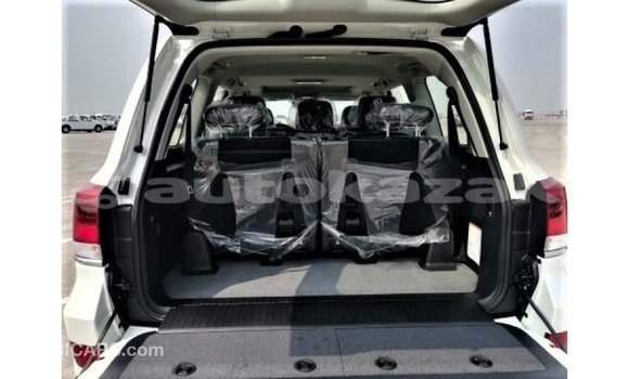 Buy Import Toyota Land Cruiser White Car in Import - Dubai in Akmecet Buy Import Toyota Land Cruiser White Car in Import - Dubai in Akmecet