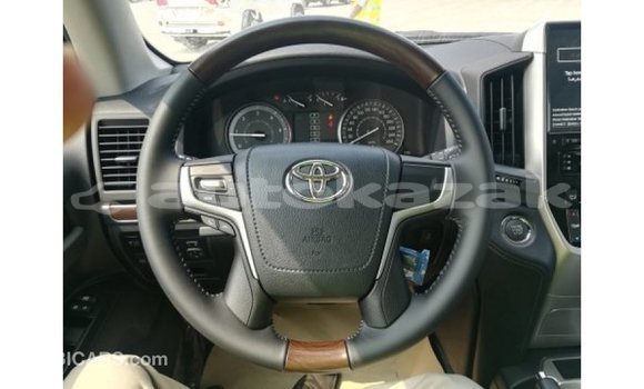 Buy Import Toyota Land Cruiser White Car in Import - Dubai in Akmecet Buy Import Toyota Land Cruiser White Car in Import - Dubai in Akmecet
