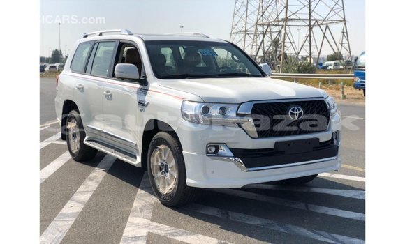 Buy Import Toyota Land Cruiser White Car in Import - Dubai in Akmecet Buy Import Toyota Land Cruiser White Car in Import - Dubai in Akmecet