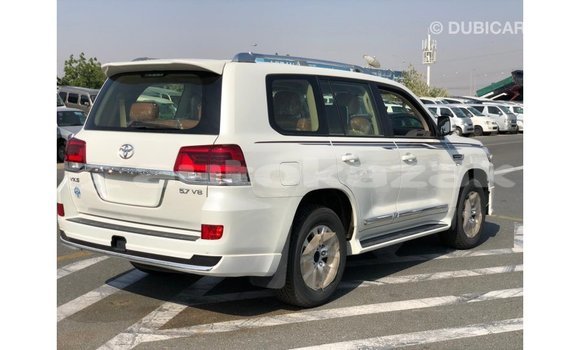 Buy Import Toyota Land Cruiser White Car in Import - Dubai in Akmecet Buy Import Toyota Land Cruiser White Car in Import - Dubai in Akmecet