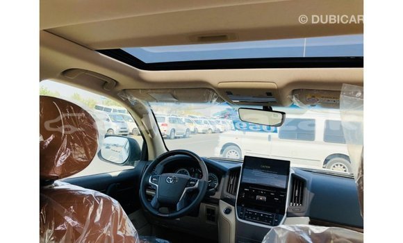 Buy Import Toyota Land Cruiser White Car in Import - Dubai in Akmecet Buy Import Toyota Land Cruiser White Car in Import - Dubai in Akmecet
