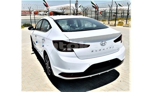 Buy Import Hyundai Elantra White Car in Import - Dubai in Akmecet Buy Import Hyundai Elantra White Car in Import - Dubai in Akmecet