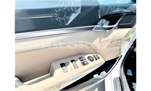 Buy Import Hyundai Elantra White Car in Import - Dubai in Akmecet Buy Import Hyundai Elantra White Car in Import - Dubai in Akmecet