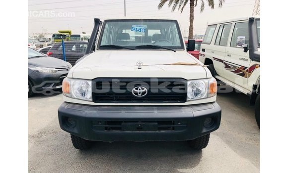 Buy Import Toyota Land Cruiser White Car in Import - Dubai in Akmecet Buy Import Toyota Land Cruiser White Car in Import - Dubai in Akmecet