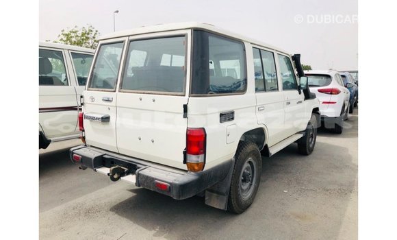 Buy Import Toyota Land Cruiser White Car in Import - Dubai in Akmecet Buy Import Toyota Land Cruiser White Car in Import - Dubai in Akmecet