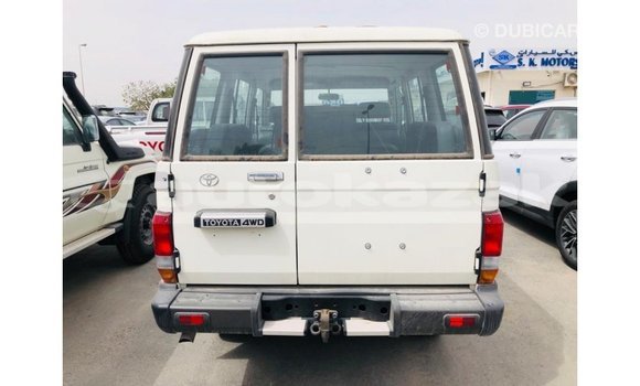 Buy Import Toyota Land Cruiser White Car in Import - Dubai in Akmecet Buy Import Toyota Land Cruiser White Car in Import - Dubai in Akmecet