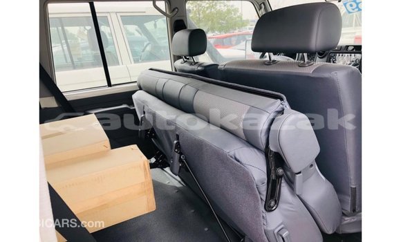 Buy Import Toyota Land Cruiser White Car in Import - Dubai in Akmecet Buy Import Toyota Land Cruiser White Car in Import - Dubai in Akmecet