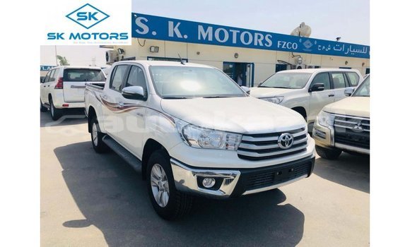 Buy Import Toyota Hilux White Car in Import - Dubai in Akmecet