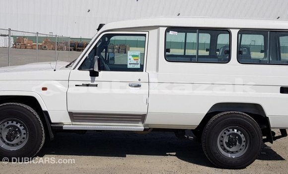 Buy Import Toyota Land Cruiser White Car in Import - Dubai in Akmecet Buy Import Toyota Land Cruiser White Car in Import - Dubai in Akmecet
