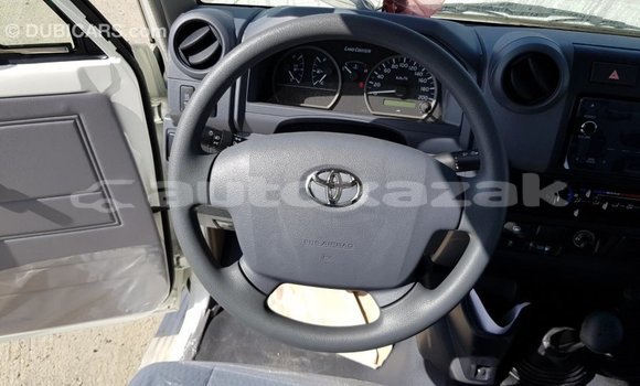 Buy Import Toyota Land Cruiser White Car in Import - Dubai in Akmecet Buy Import Toyota Land Cruiser White Car in Import - Dubai in Akmecet