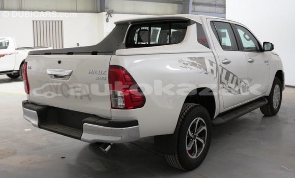 Buy Import Toyota Hilux White Car in Import - Dubai in Akmecet Buy Import Toyota Hilux White Car in Import - Dubai in Akmecet
