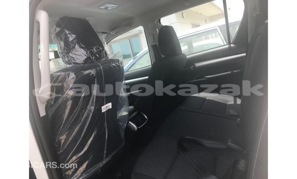 Buy Import Toyota Hilux White Car in Import - Dubai in Akmecet Buy Import Toyota Hilux White Car in Import - Dubai in Akmecet