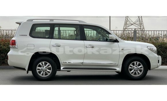 Buy Import Toyota Land Cruiser White Car in Import - Dubai in Akmecet Buy Import Toyota Land Cruiser White Car in Import - Dubai in Akmecet