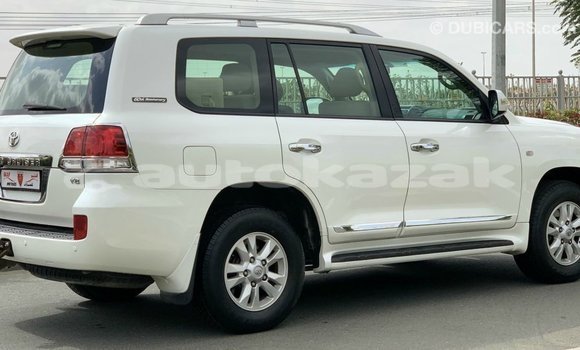 Buy Import Toyota Land Cruiser White Car in Import - Dubai in Akmecet Buy Import Toyota Land Cruiser White Car in Import - Dubai in Akmecet