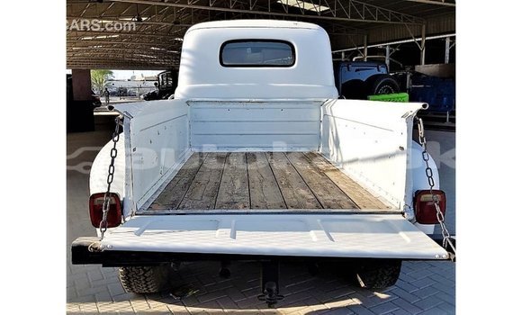 Buy Import Ford Club Wagon White Car in Import - Dubai in Akmecet Buy Import Ford Club Wagon White Car in Import - Dubai in Akmecet