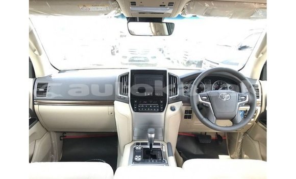Buy Import Toyota Land Cruiser White Car in Import - Dubai in Akmecet Buy Import Toyota Land Cruiser White Car in Import - Dubai in Akmecet