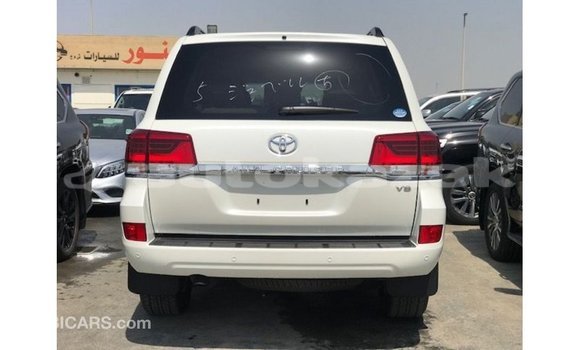 Buy Import Toyota Land Cruiser White Car in Import - Dubai in Akmecet Buy Import Toyota Land Cruiser White Car in Import - Dubai in Akmecet