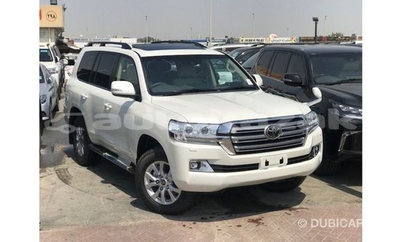 Buy Import Toyota Land Cruiser White Car in Import - Dubai in Akmecet Buy Import Toyota Land Cruiser White Car in Import - Dubai in Akmecet