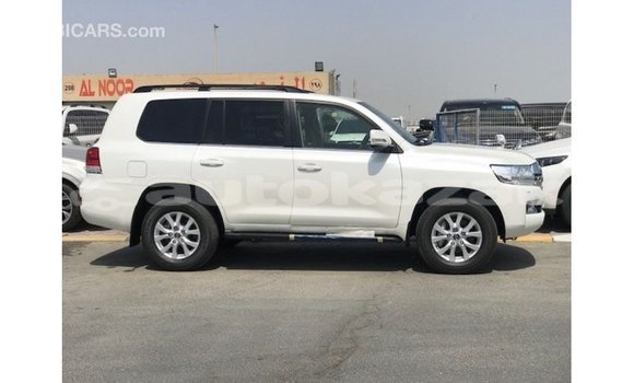 Buy Import Toyota Land Cruiser White Car in Import - Dubai in Akmecet Buy Import Toyota Land Cruiser White Car in Import - Dubai in Akmecet