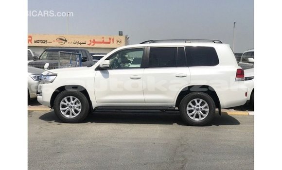 Buy Import Toyota Land Cruiser White Car in Import - Dubai in Akmecet Buy Import Toyota Land Cruiser White Car in Import - Dubai in Akmecet