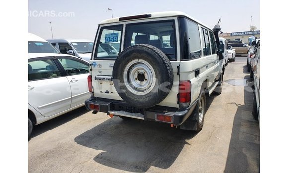 Buy Import Toyota Land Cruiser White Car in Import - Dubai in Akmecet Buy Import Toyota Land Cruiser White Car in Import - Dubai in Akmecet