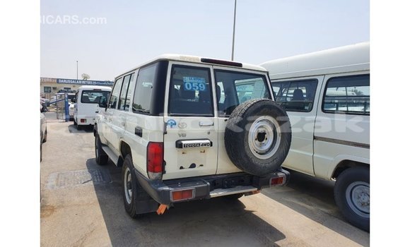 Buy Import Toyota Land Cruiser White Car in Import - Dubai in Akmecet Buy Import Toyota Land Cruiser White Car in Import - Dubai in Akmecet
