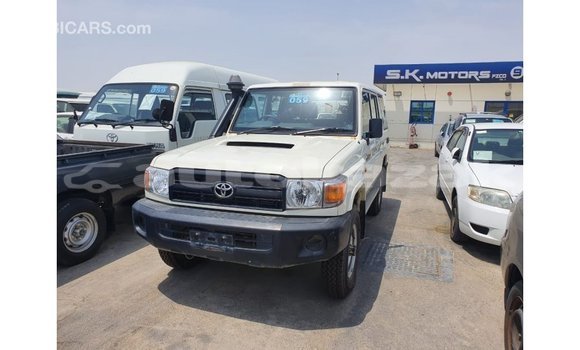 Buy Import Toyota Land Cruiser White Car in Import - Dubai in Akmecet Buy Import Toyota Land Cruiser White Car in Import - Dubai in Akmecet