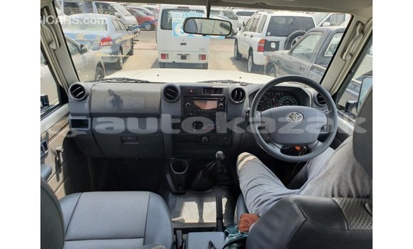 Buy Import Toyota Land Cruiser White Car in Import - Dubai in Akmecet Buy Import Toyota Land Cruiser White Car in Import - Dubai in Akmecet