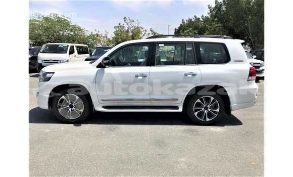 Buy Import Toyota Land Cruiser White Car in Import - Dubai in Akmecet Buy Import Toyota Land Cruiser White Car in Import - Dubai in Akmecet