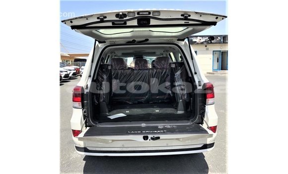 Buy Import Toyota Land Cruiser White Car in Import - Dubai in Akmecet Buy Import Toyota Land Cruiser White Car in Import - Dubai in Akmecet